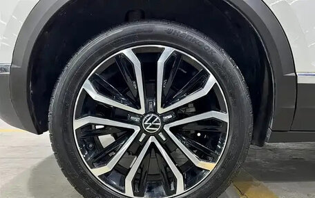 Volkswagen T-Roc I, 2023 год, 1 605 000 рублей, 12 фотография