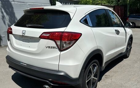 Honda Vezel, 2021 год, 1 390 000 рублей, 4 фотография