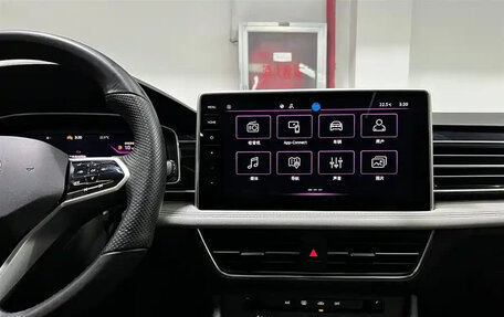 Volkswagen Tiguan II, 2022 год, 2 177 800 рублей, 15 фотография