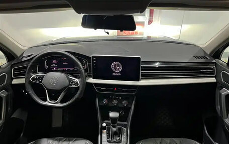 Volkswagen Tiguan II, 2022 год, 2 177 800 рублей, 12 фотография