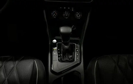 Volkswagen Tiguan II, 2022 год, 2 177 800 рублей, 14 фотография