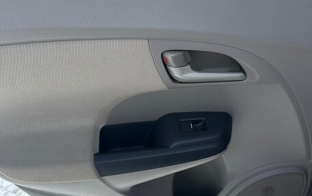 Honda Insight II рестайлинг, 2009 год, 900 000 рублей, 7 фотография