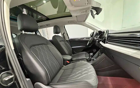 Volkswagen Tiguan II, 2023 год, 2 040 123 рублей, 8 фотография