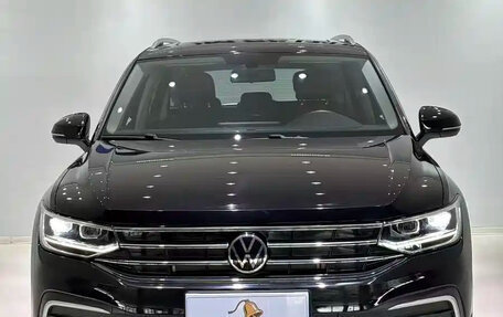 Volkswagen Tiguan II, 2023 год, 2 040 123 рублей, 2 фотография