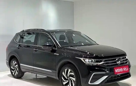 Volkswagen Tiguan II, 2023 год, 2 040 123 рублей, 3 фотография