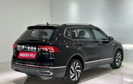 Volkswagen Tiguan II, 2023 год, 2 040 123 рублей, 4 фотография