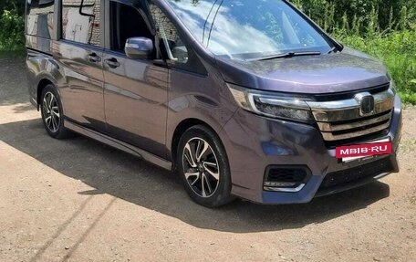 Honda Stepwgn IV, 2017 год, 2 100 000 рублей, 2 фотография