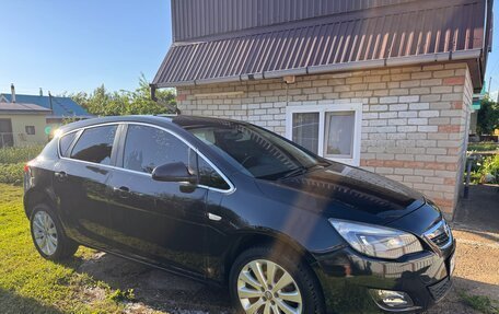 Opel Astra J, 2011 год, 460 000 рублей, 1 фотография