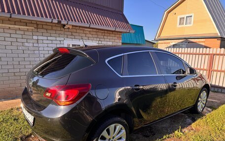 Opel Astra J, 2011 год, 460 000 рублей, 4 фотография