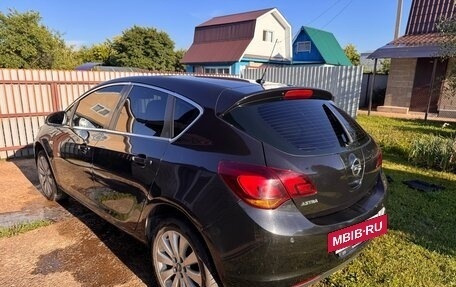 Opel Astra J, 2011 год, 460 000 рублей, 3 фотография