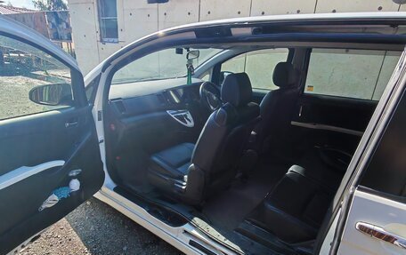 Toyota ISis I, 2013 год, 1 250 000 рублей, 3 фотография