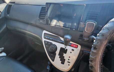 Toyota ISis I, 2013 год, 1 250 000 рублей, 6 фотография