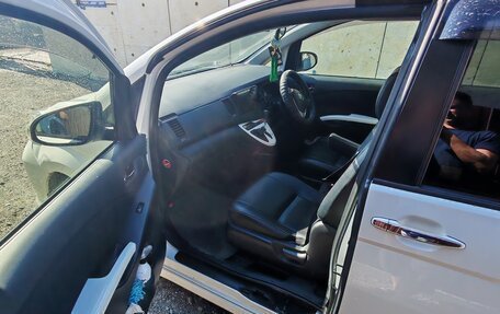 Toyota ISis I, 2013 год, 1 250 000 рублей, 12 фотография
