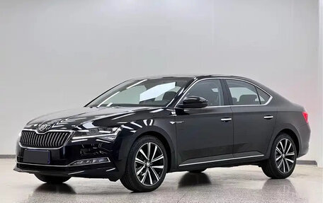 Skoda Superb III рестайлинг, 2025 год, 2 035 000 рублей, 1 фотография
