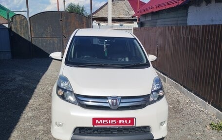 Toyota ISis I, 2013 год, 1 250 000 рублей, 20 фотография