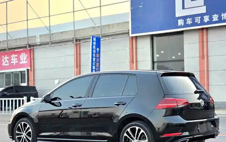Volkswagen Golf VII, 2018 год, 1 290 010 рублей, 5 фотография