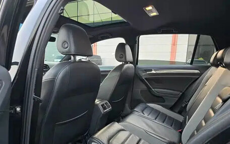Volkswagen Golf VII, 2018 год, 1 290 010 рублей, 11 фотография