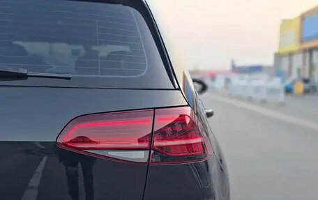 Volkswagen Golf VII, 2018 год, 1 290 010 рублей, 8 фотография