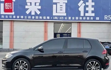 Volkswagen Golf VII, 2018 год, 1 290 010 рублей, 4 фотография