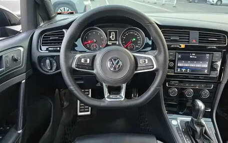Volkswagen Golf VII, 2018 год, 1 290 010 рублей, 14 фотография