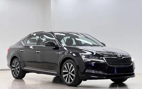 Skoda Superb III рестайлинг, 2025 год, 2 035 000 рублей, 3 фотография