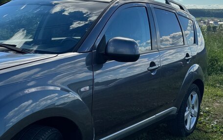 Mitsubishi Outlander III рестайлинг 3, 2008 год, 750 000 рублей, 4 фотография