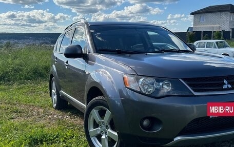 Mitsubishi Outlander III рестайлинг 3, 2008 год, 750 000 рублей, 2 фотография
