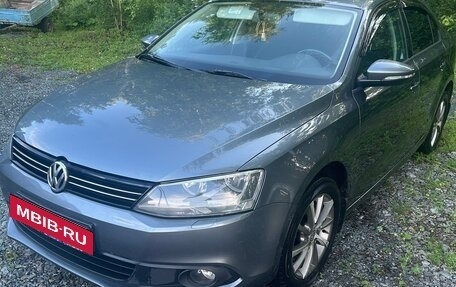 Volkswagen Jetta VI, 2012 год, 1 100 000 рублей, 3 фотография