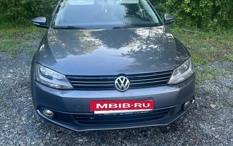 Volkswagen Jetta VI, 2012 год, 1 100 000 рублей, 2 фотография