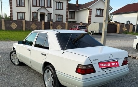 Mercedes-Benz E-Класс, 1994 год, 2 000 000 рублей, 2 фотография