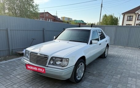 Mercedes-Benz E-Класс, 1994 год, 2 000 000 рублей, 12 фотография