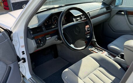 Mercedes-Benz E-Класс, 1994 год, 2 000 000 рублей, 24 фотография