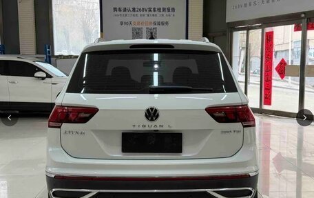 Volkswagen Tiguan II, 2023 год, 2 450 000 рублей, 5 фотография