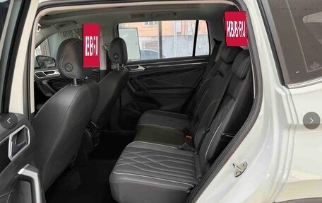 Volkswagen Tiguan II, 2023 год, 2 450 000 рублей, 19 фотография