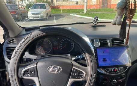 Hyundai Solaris II рестайлинг, 2011 год, 630 000 рублей, 7 фотография