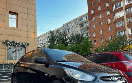 Hyundai Solaris II рестайлинг, 2011 год, 630 000 рублей, 2 фотография