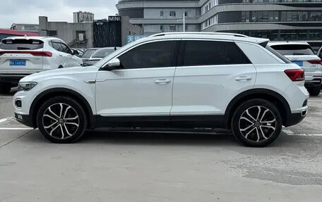 Volkswagen T-Roc I, 2024 год, 1 330 100 рублей, 2 фотография