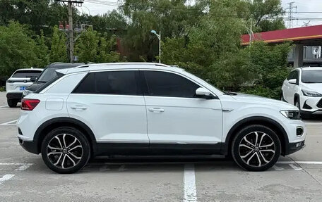 Volkswagen T-Roc I, 2024 год, 1 330 100 рублей, 4 фотография