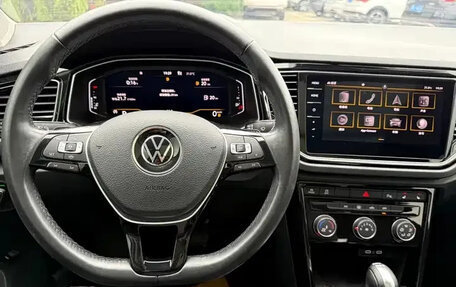 Volkswagen T-Roc I, 2024 год, 1 330 100 рублей, 7 фотография