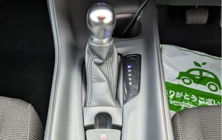 Toyota C-HR I рестайлинг, 2018 год, 1 910 000 рублей, 12 фотография