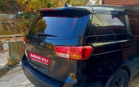 KIA Carnival III, 2016 год, 2 400 000 рублей, 6 фотография
