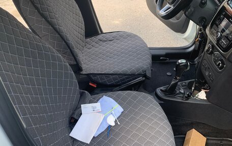Renault Logan II, 2018 год, 750 000 рублей, 6 фотография