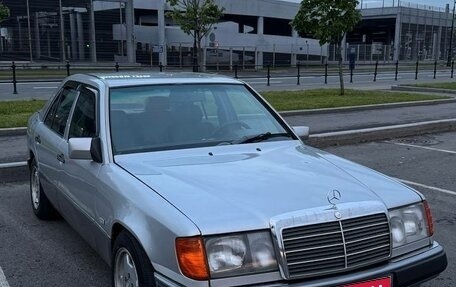 Mercedes-Benz E-Класс, 1993 год, 350 000 рублей, 1 фотография