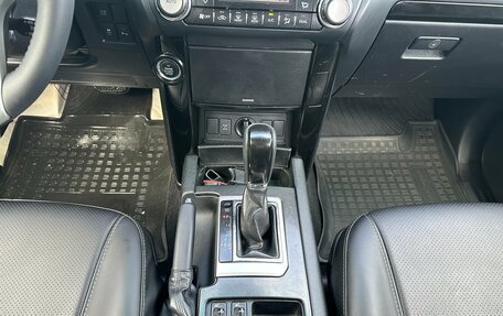 Toyota Land Cruiser Prado 150 рестайлинг 2, 2014 год, 3 370 000 рублей, 11 фотография