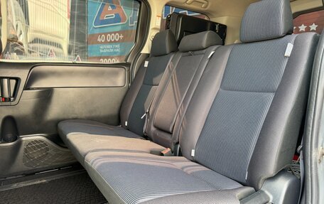 Toyota Voxy III, 2016 год, 2 000 000 рублей, 21 фотография