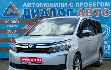 Toyota Voxy III, 2016 год, 2 000 000 рублей, 9 фотография