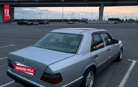 Mercedes-Benz E-Класс, 1993 год, 350 000 рублей, 4 фотография