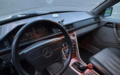 Mercedes-Benz E-Класс, 1993 год, 350 000 рублей, 7 фотография