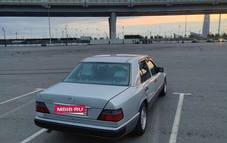 Mercedes-Benz E-Класс, 1993 год, 350 000 рублей, 10 фотография