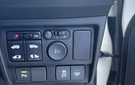 Honda Freed I, 2012 год, 1 430 000 рублей, 11 фотография